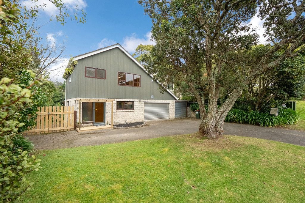 1/5 Flavia Close, Torbay, Auckland - Carousel 1