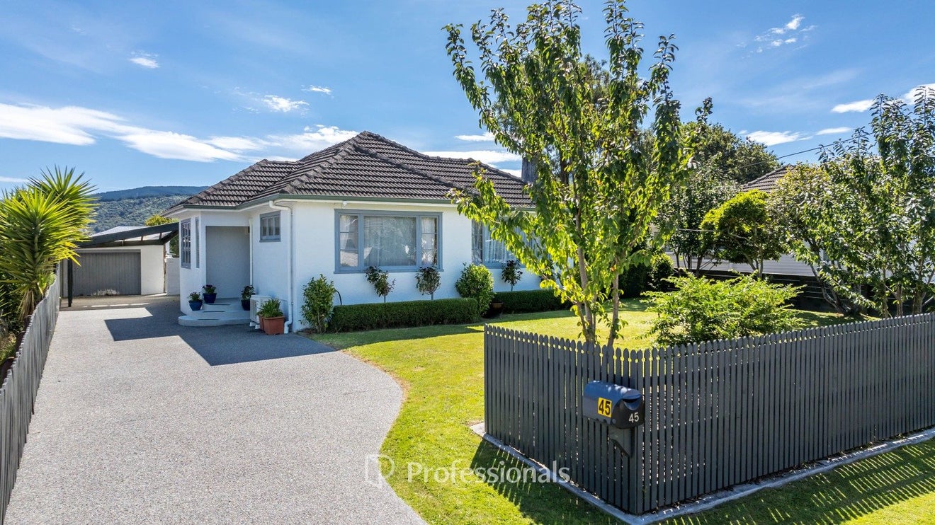 45 Golders Road, Elderslea, Upper Hutt - Carousel 1