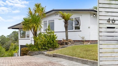 46 Canberra Avenue, Lynfield, Auckland - Carousel 1