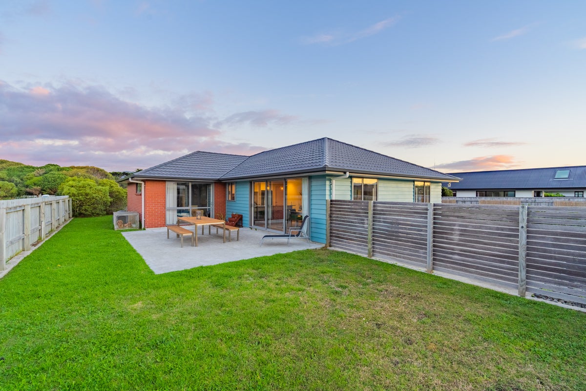 79 Kotuku Drive, Paraparaumu Beach, Paraparaumu - Carousel 1