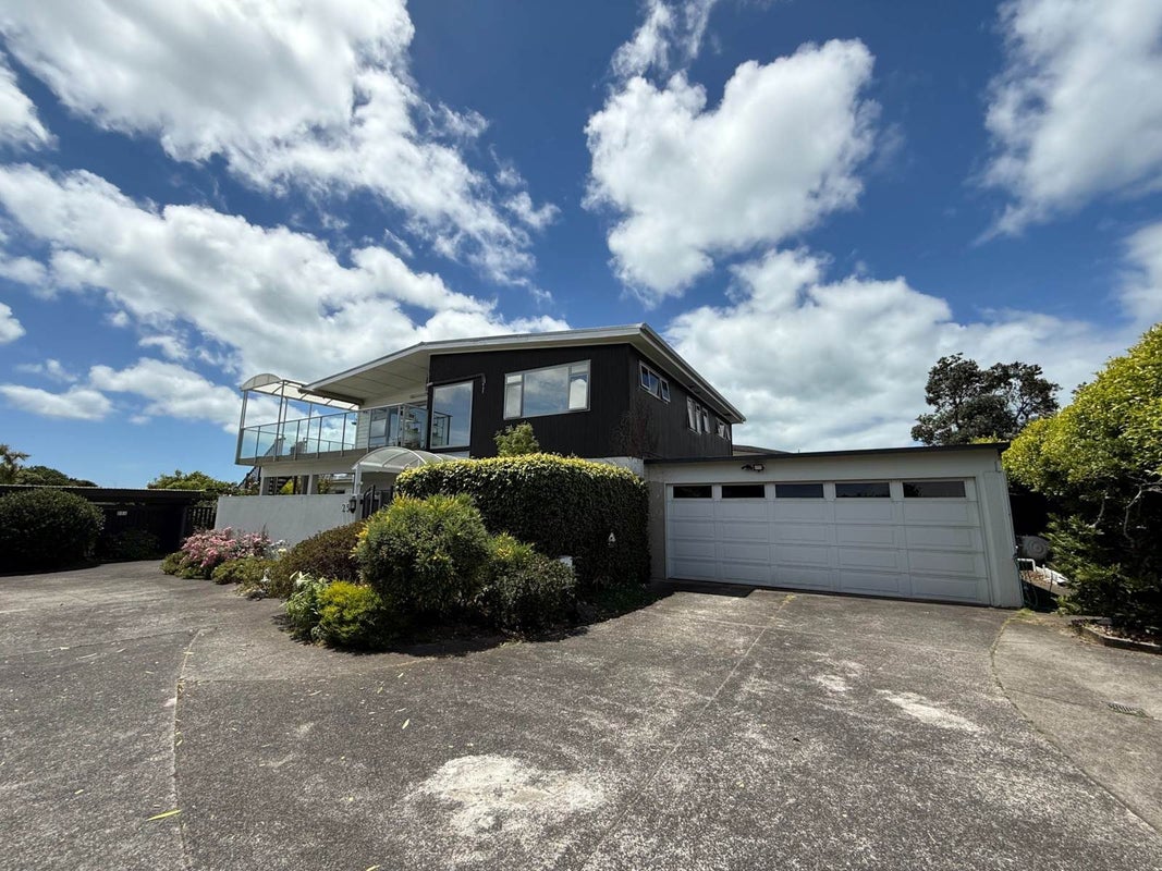 25 Gulf Crest, Bucklands Beach, Auckland - Carousel 1