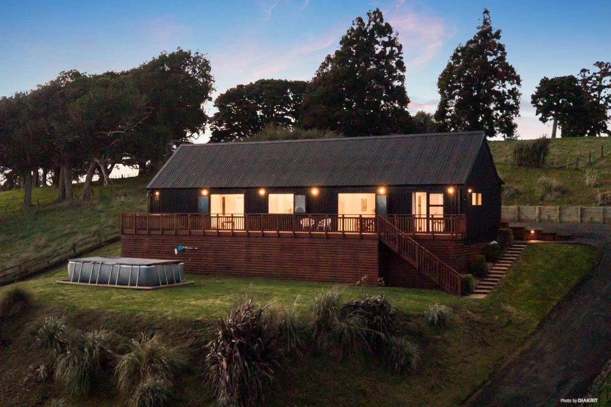 215B Bald Hill Road, Waiuku, Waiuku - Carousel 1