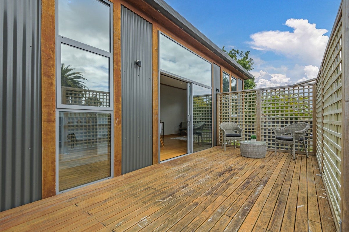 3 Acacia Street, Kelvin Grove, Palmerston North - Carousel 2