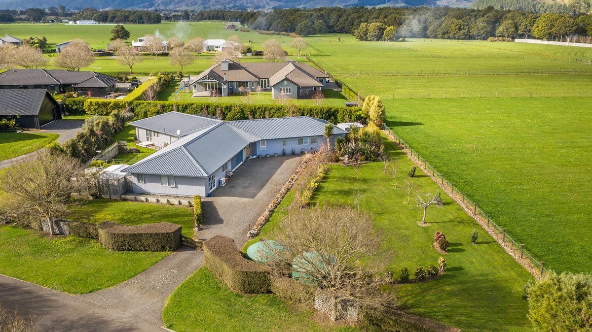 23 St Laurent Way, Ohau, Levin - Carousel 1