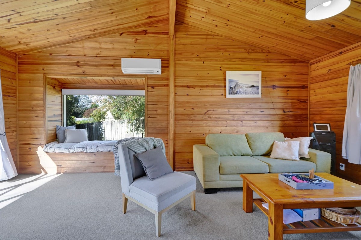 4 Antonia Place, Bell Block, New Plymouth - Carousel 2