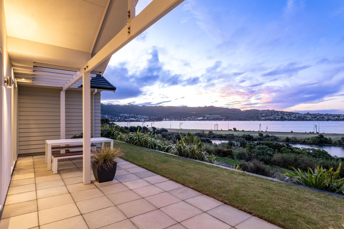 10 John Burke Drive, Aotea, Porirua - Carousel 1
