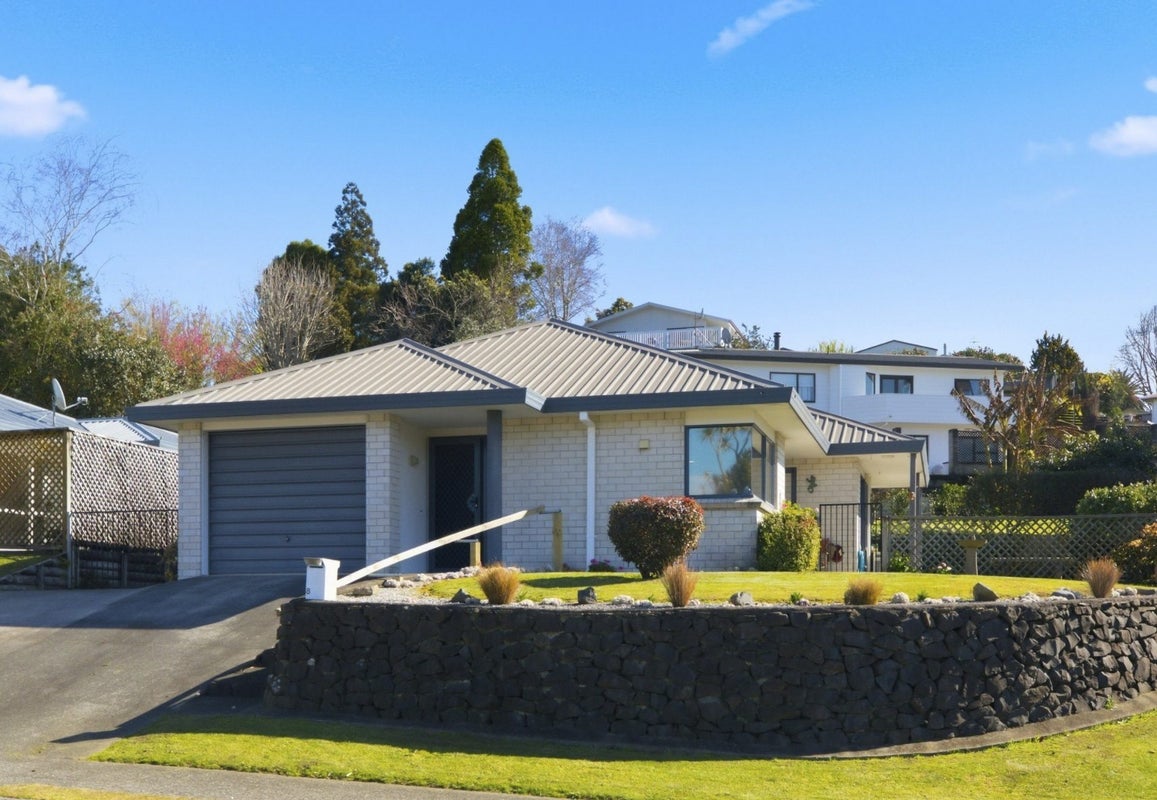 8 Sunvale Place, Gate Pa, Tauranga - Carousel 15