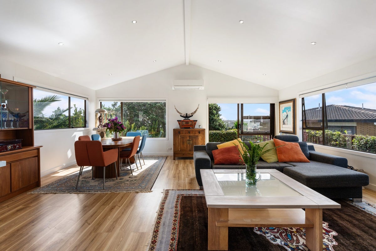 820 Whangaparaoa Road, Manly, Whangaparaoa - Carousel 1