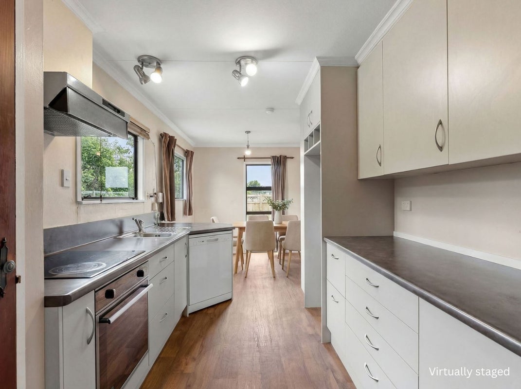 11 Sandstrom Grove, Feilding, Feilding - Carousel 2