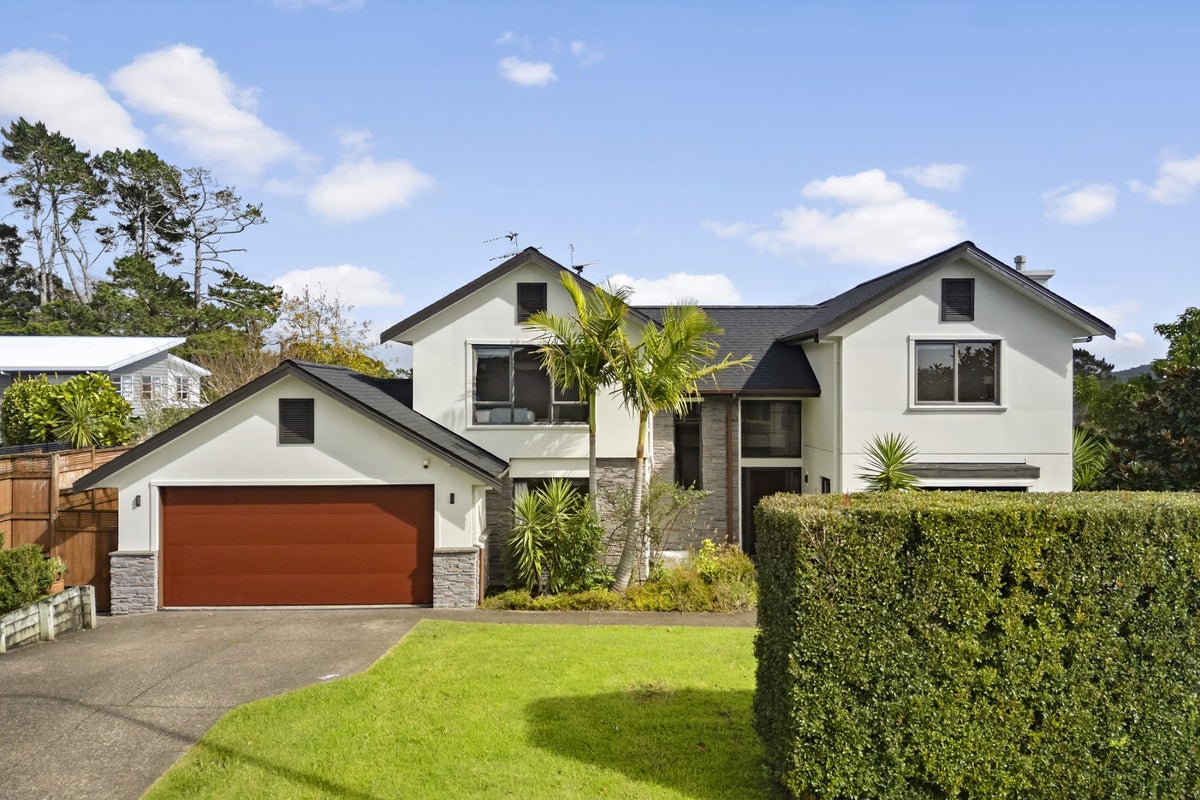 1 Dressage Lane, Greenhithe, Auckland - Carousel 1