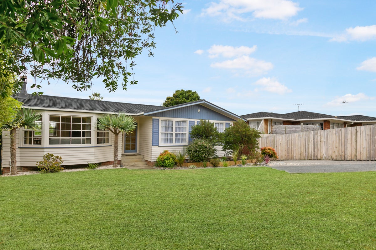 5 Bellringer Road, Massey, Auckland - Carousel 2
