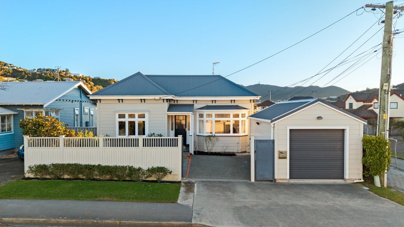 18 Campbell Street, Karori, Wellington - Carousel 1