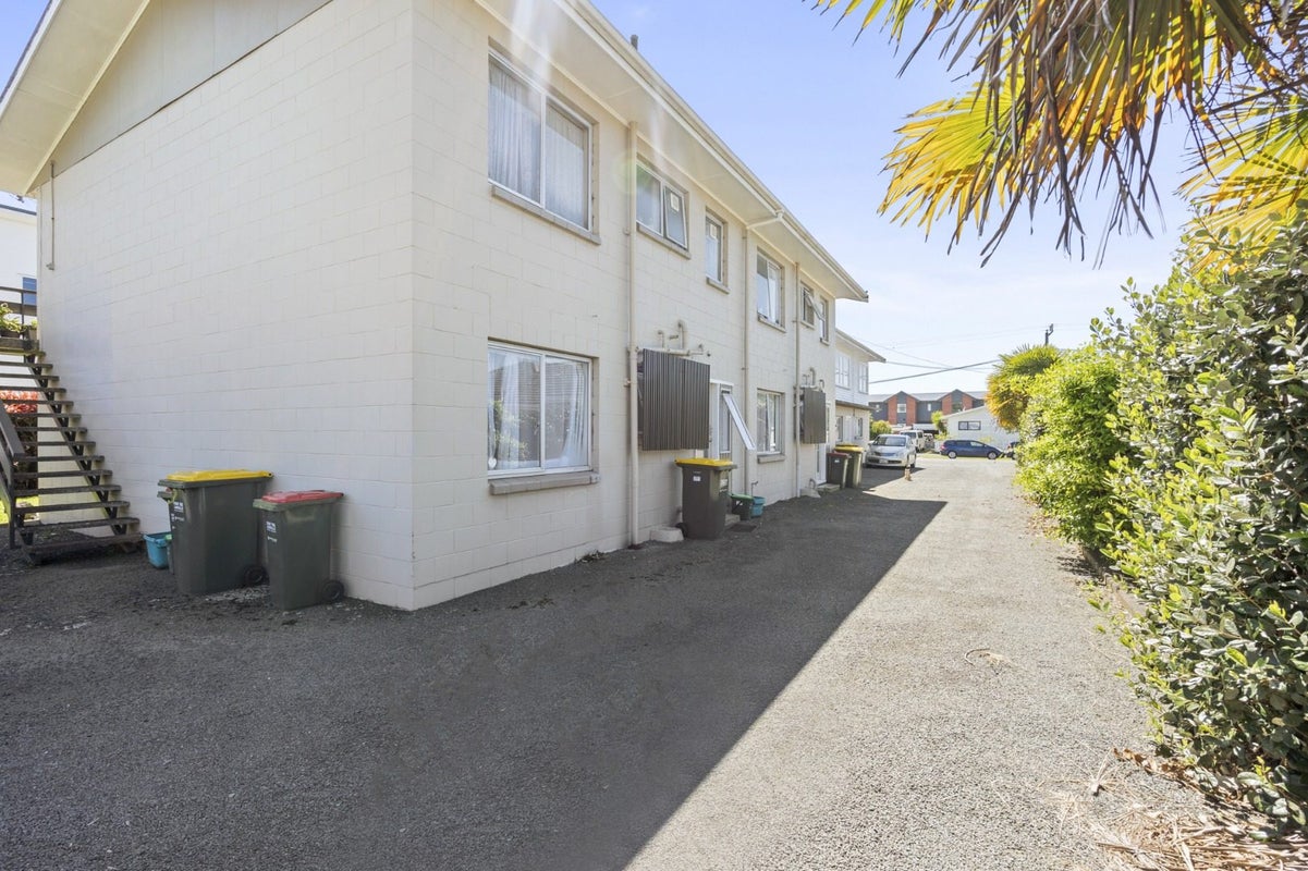 2/45 York Street, Hamilton East, Hamilton, Waikato - Carousel 1