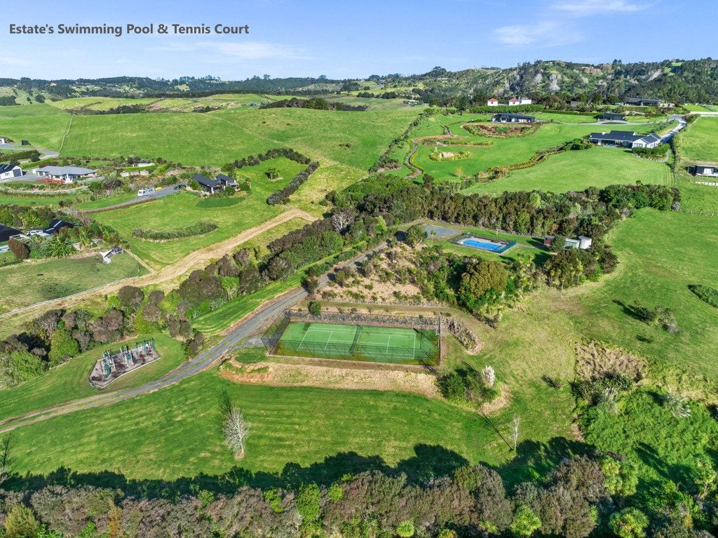 82 Daniel Parade, MANGAWHAI, WELLSFORD - Carousel 29
