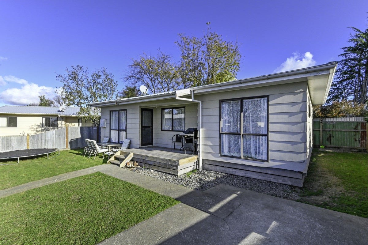 913F Nelson St N, Mayfair, Hastings - Carousel 1