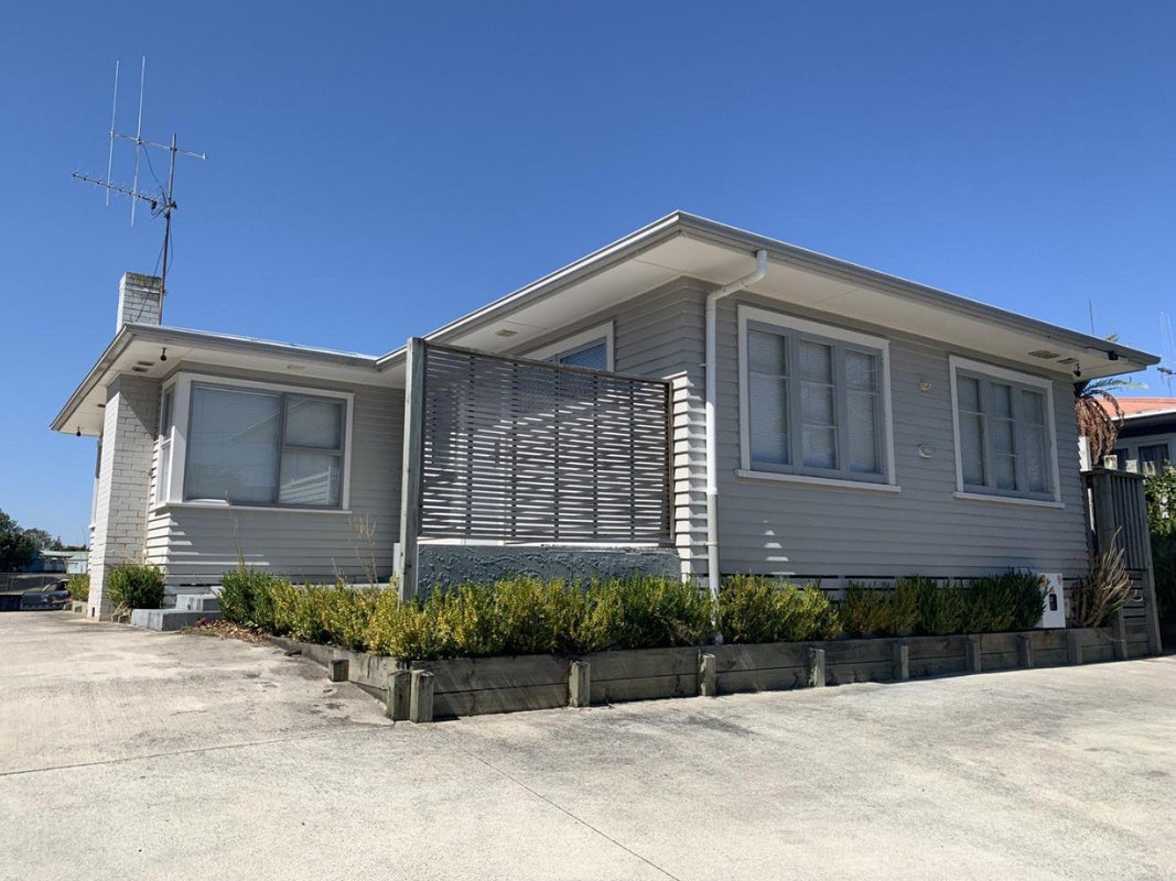 1/41 Mount View Road, Melville, Hamilton, Waikato - Carousel 1