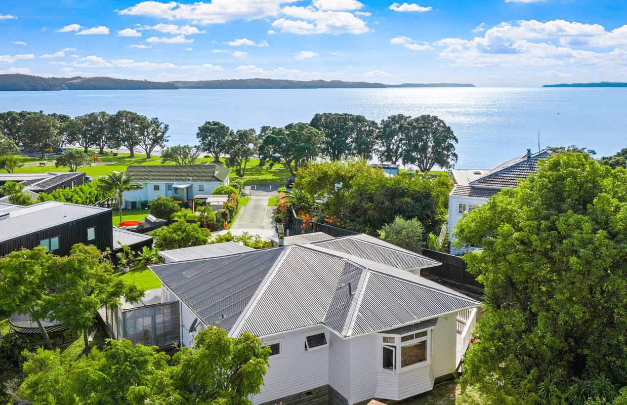 22 Sunrise Boulevard, Snells Beach, Snells Beach - Carousel 2