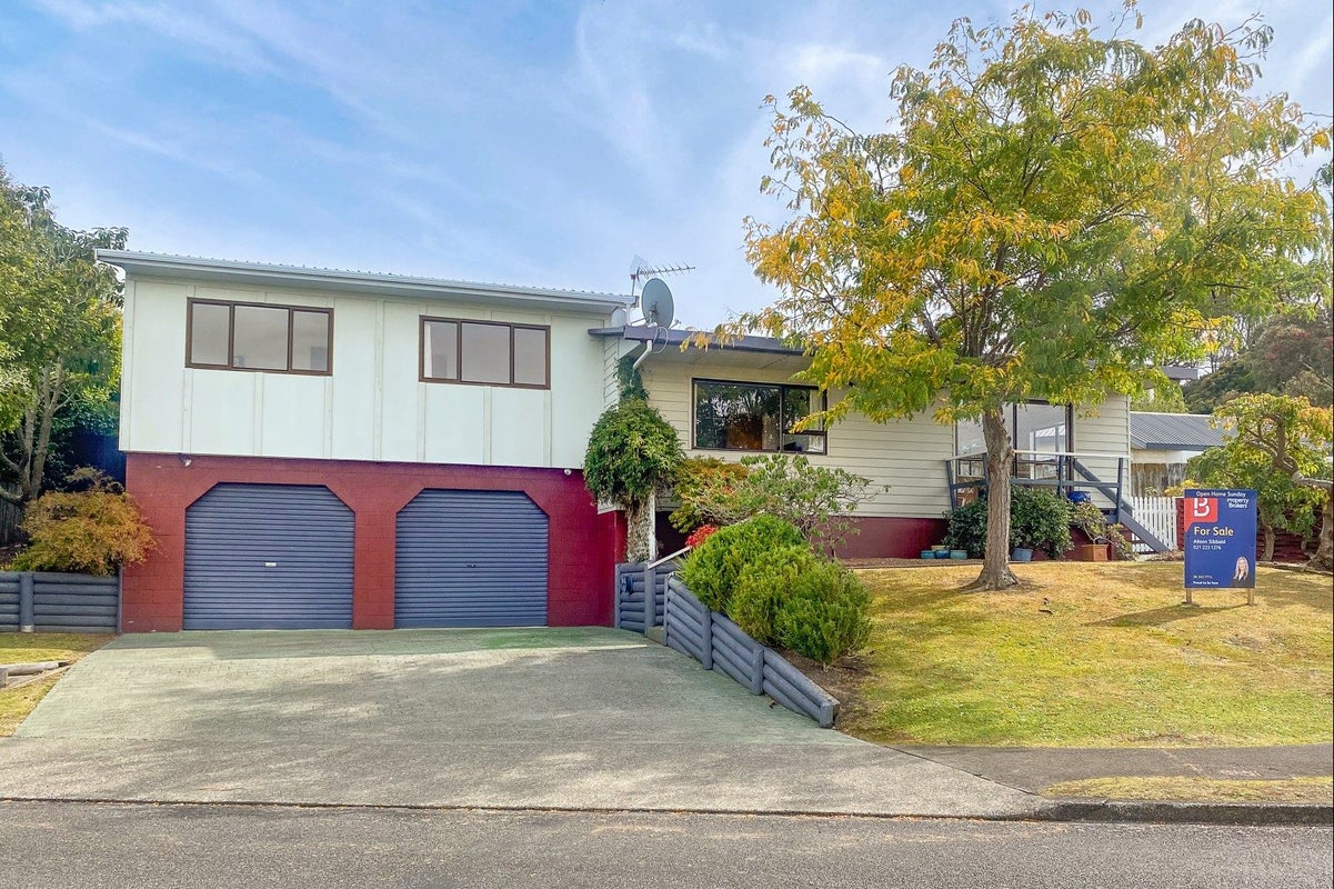 43 Parkdale Drive, Aramoho, Whanganui - Carousel 1