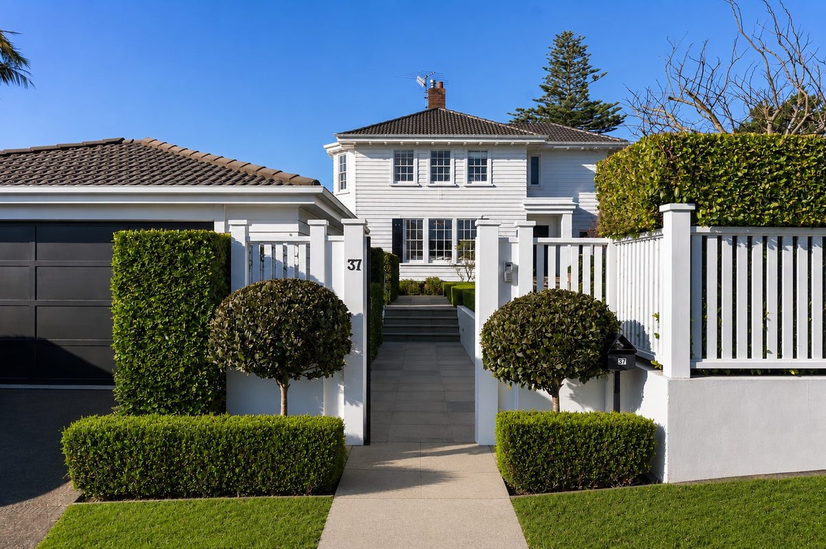 37 Gladstone Road, Parnell, Auckland - Carousel 1