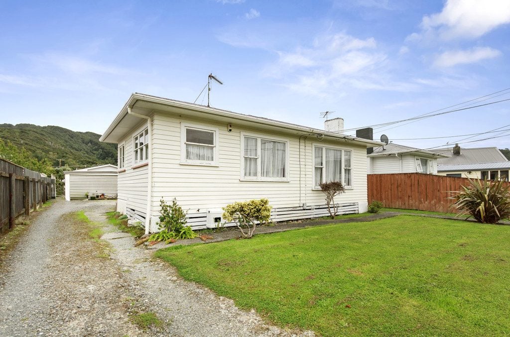 15 Konini Street, Wainuiomata, Lower Hutt - Carousel 2