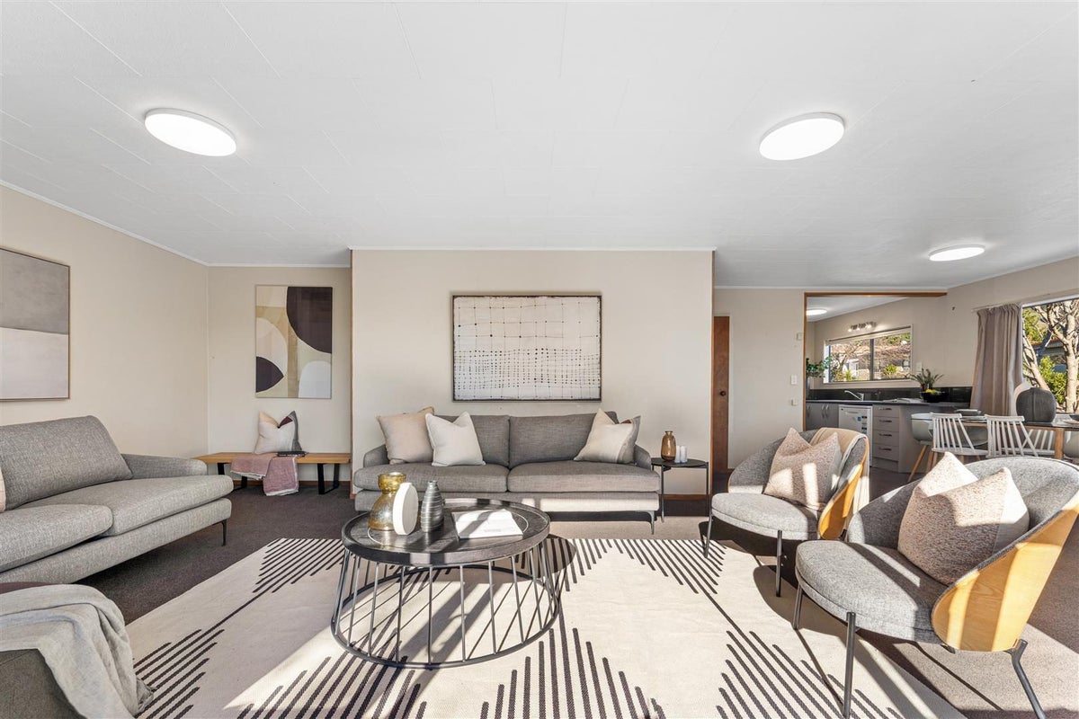 1/12 Farnham Drive, Richmond, RICHMOND - Carousel 2