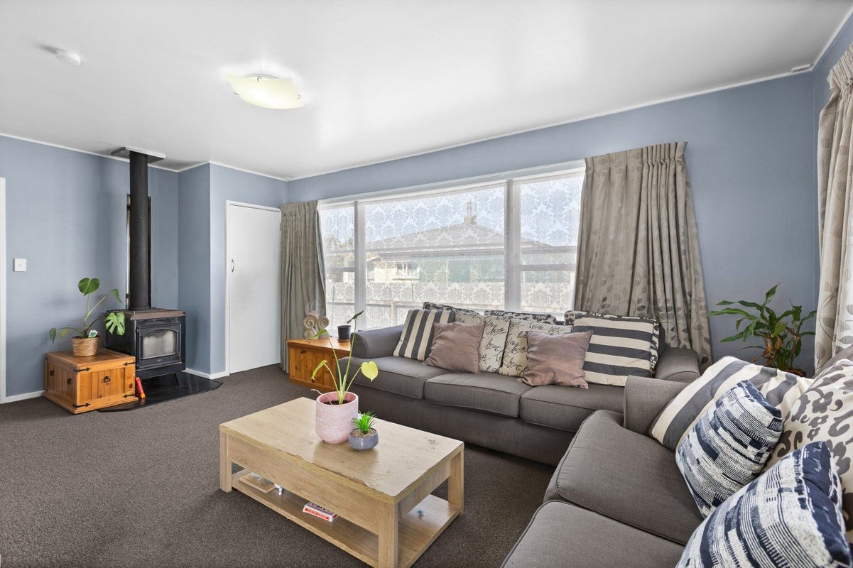 19 Oldham Avenue, Onekawa, Napier - Carousel 2