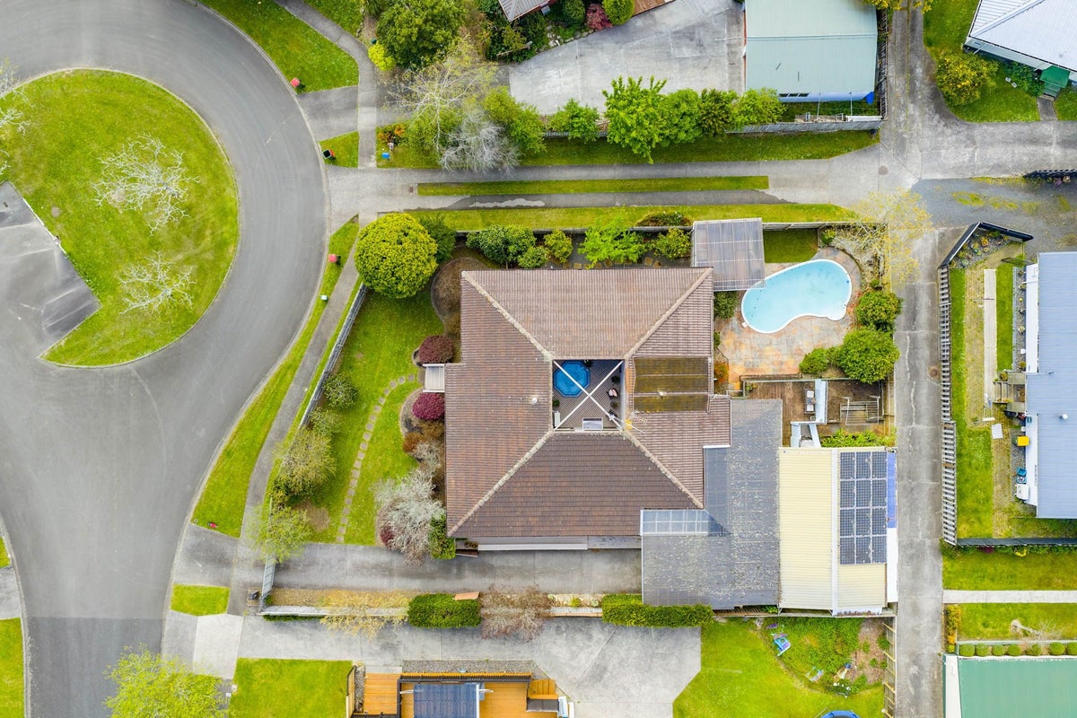 6 Emma Place, Pukete, Hamilton - Carousel 2