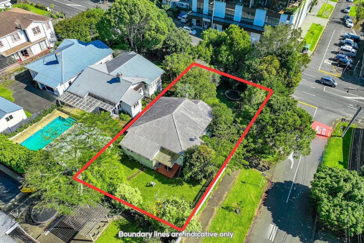 27A Lloyd Avenue, Mount Albert, Auckland - Carousel 1