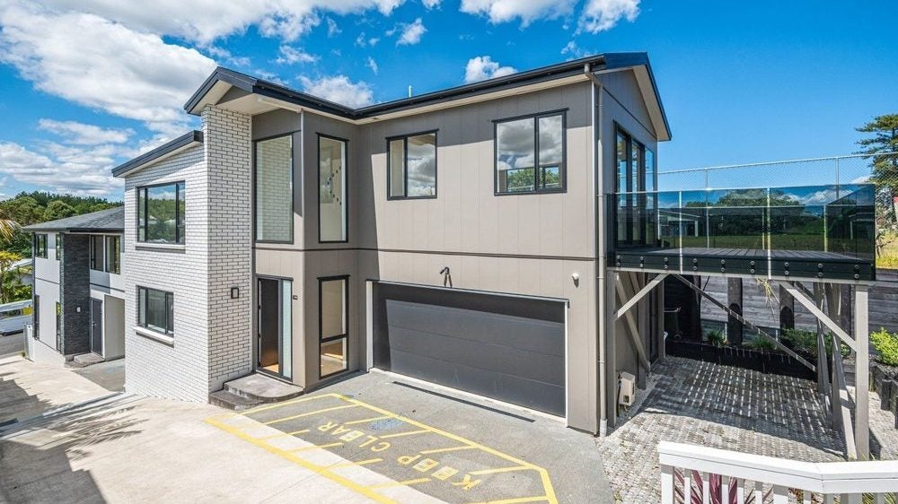 27B Larchwood Avenue, Westmere, Auckland - Carousel 1