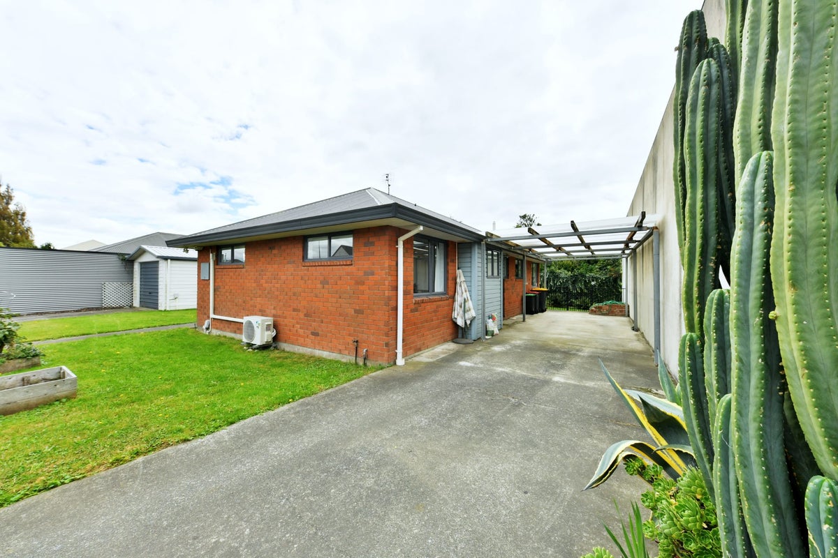 2/11 Short Street, Waltham, Christchurch - Carousel 2