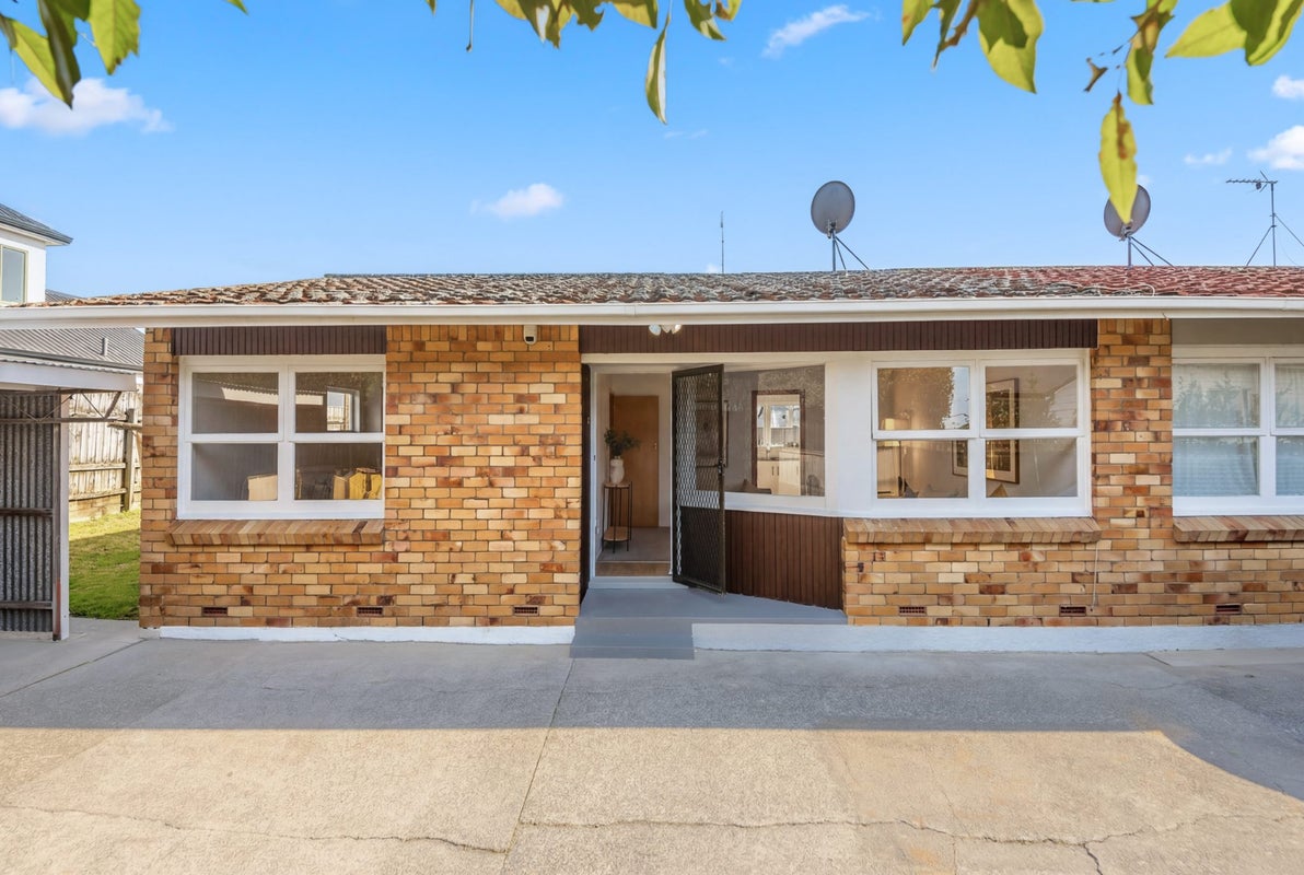 4/144 Point Chevalier Road, Point Chevalier, Auckland - Carousel 1