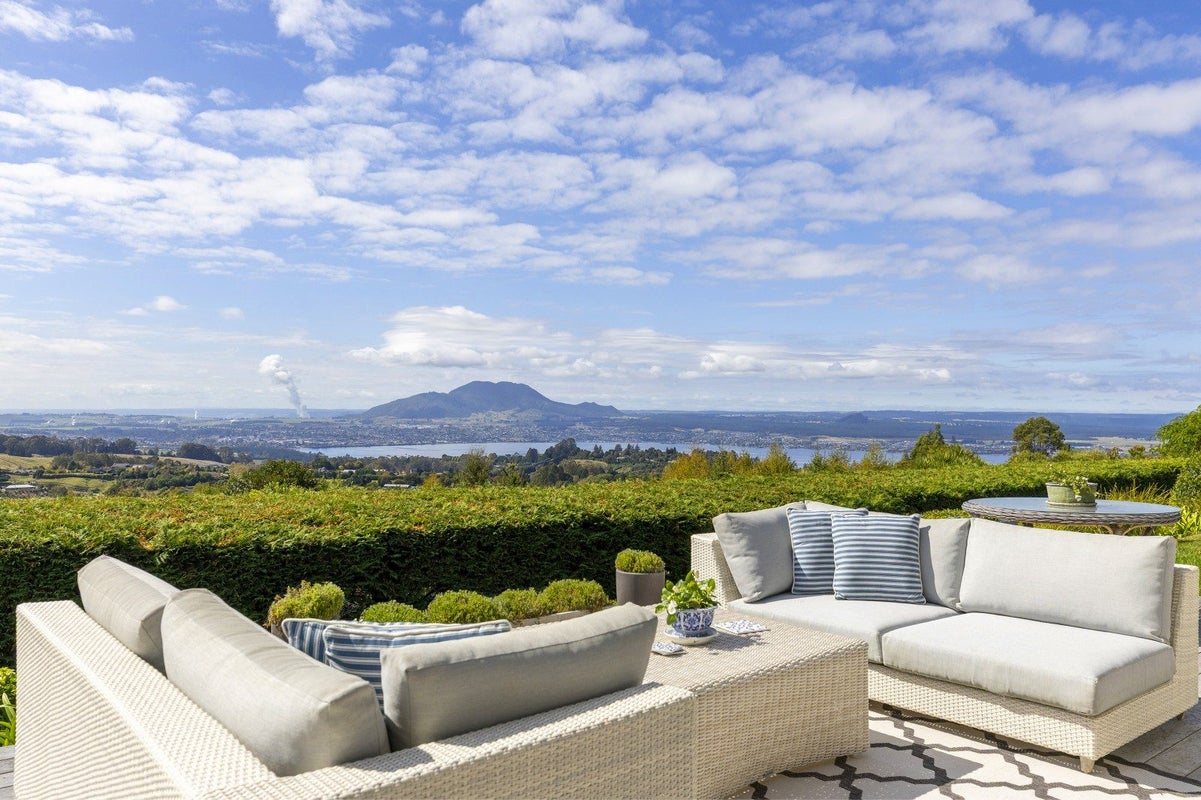 97 Highland Drive, Acacia Bay, Taupo - Carousel 2