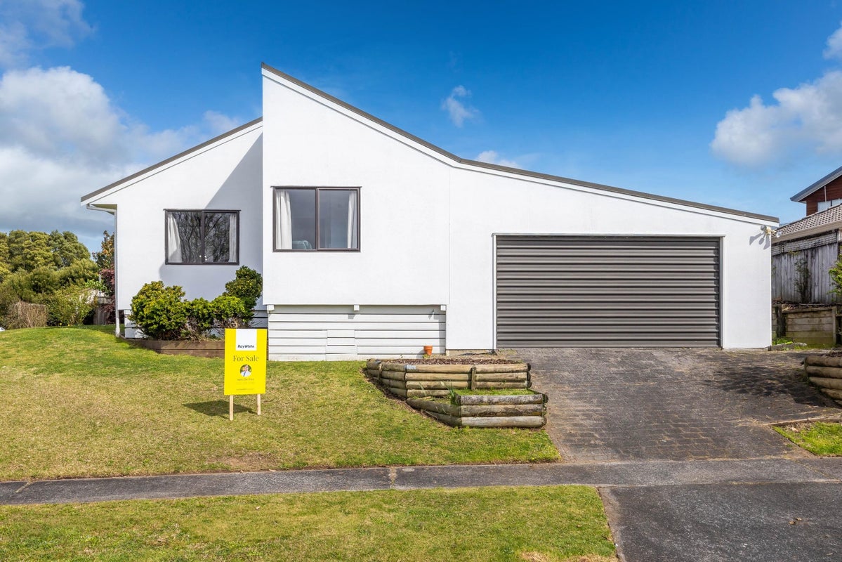 70 Sunnyhills Avenue, Glenview, Hamilton, Waikato - Carousel 1