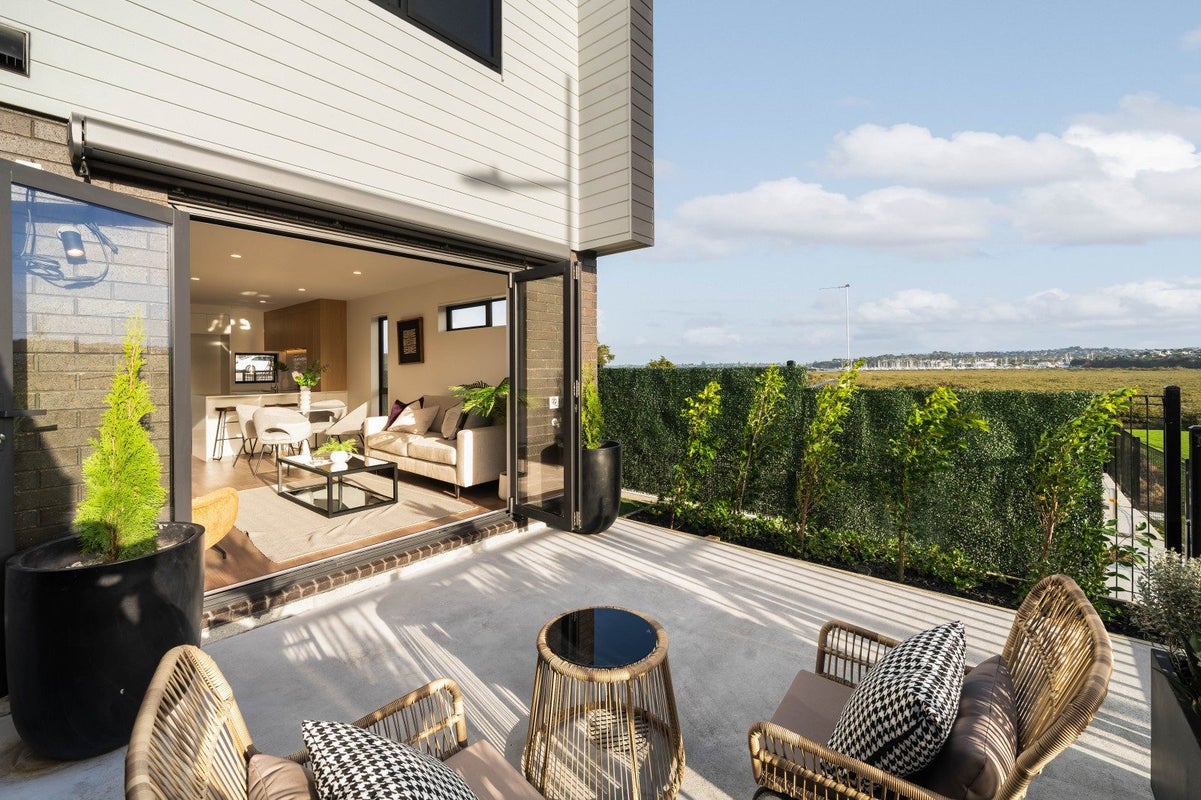 13/10 Ngaroma House Drive, Hobsonville, Auckland - Carousel 2