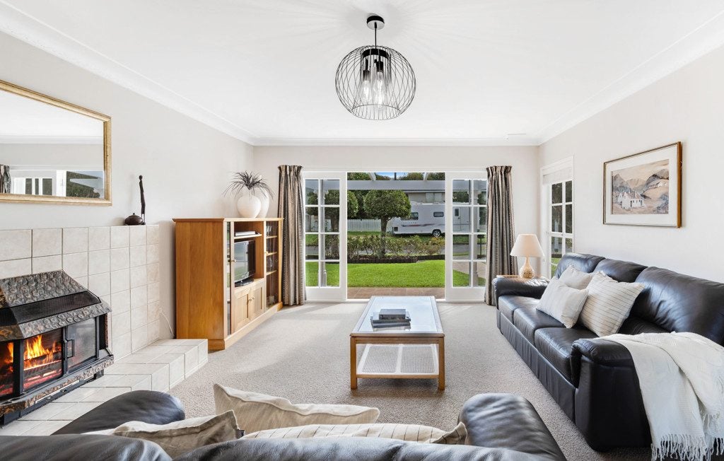 5 Micawber Place, Mellons Bay, Auckland - Carousel 1