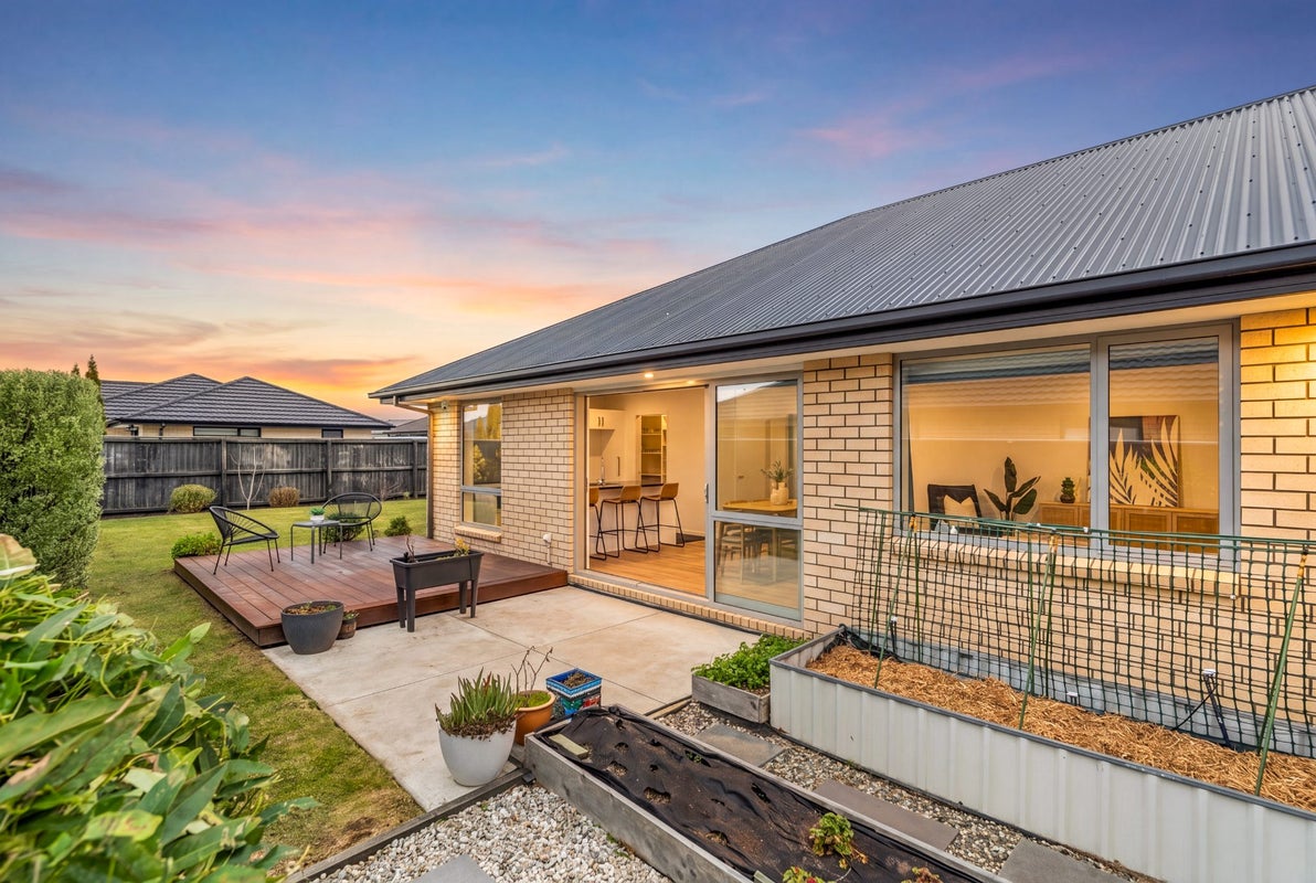 7 Petunia Drive, Wigram, Christchurch - Carousel 2