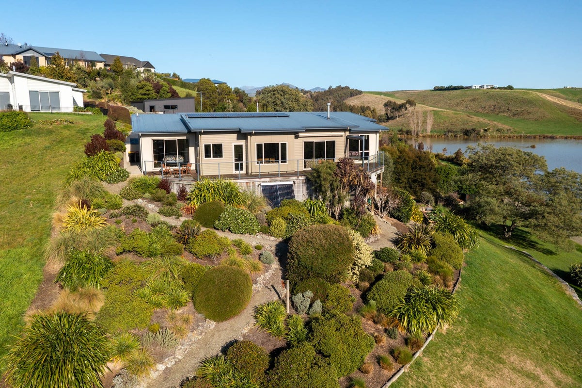 12 Lake View Place, Blenheim - Carousel 50