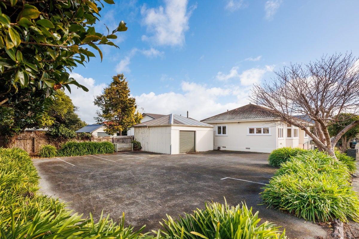 58 Rangitane Street, Palmerston North, Palmerston North - Carousel 21