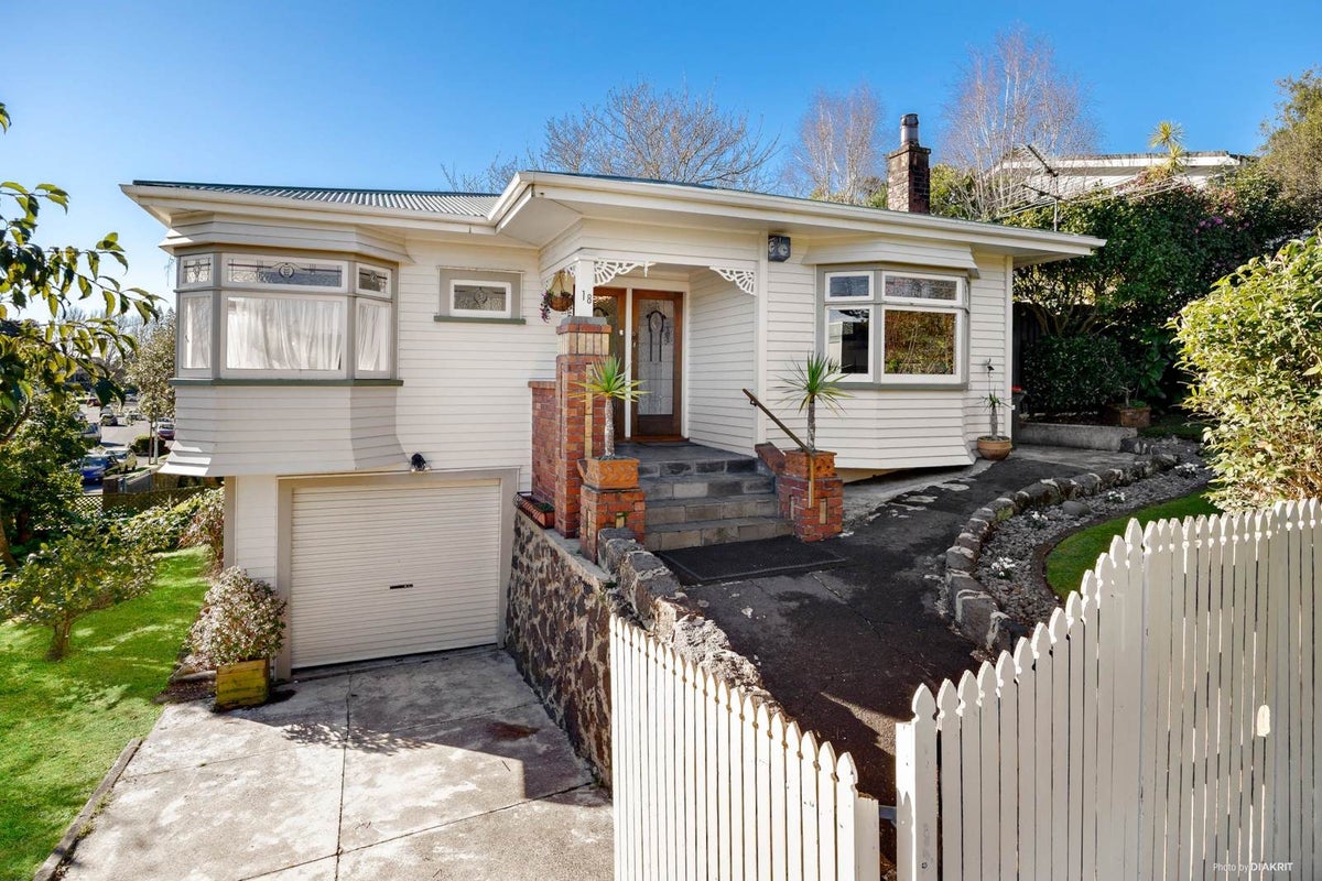 18 Alberton Avenue, Mount Albert, Auckland - Carousel 1