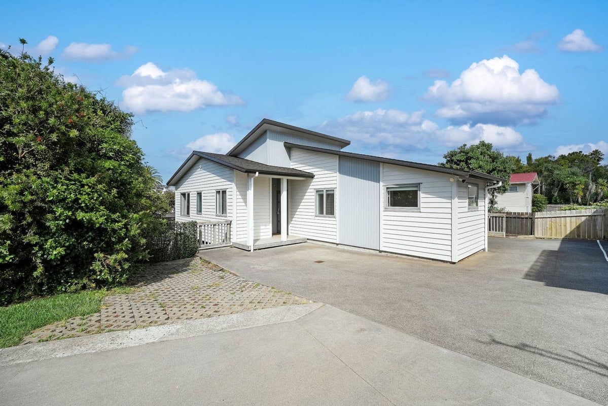 1A Greville Road, Pinehill, Auckland - Carousel 1