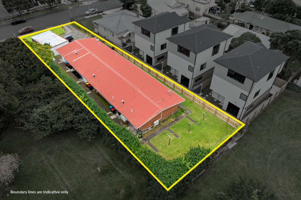 21 Albion Road, Otahuhu, Auckland - Carousel 1