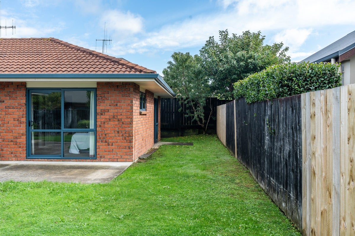 29 Somerton Drive, Huntington, Hamilton - Carousel 24