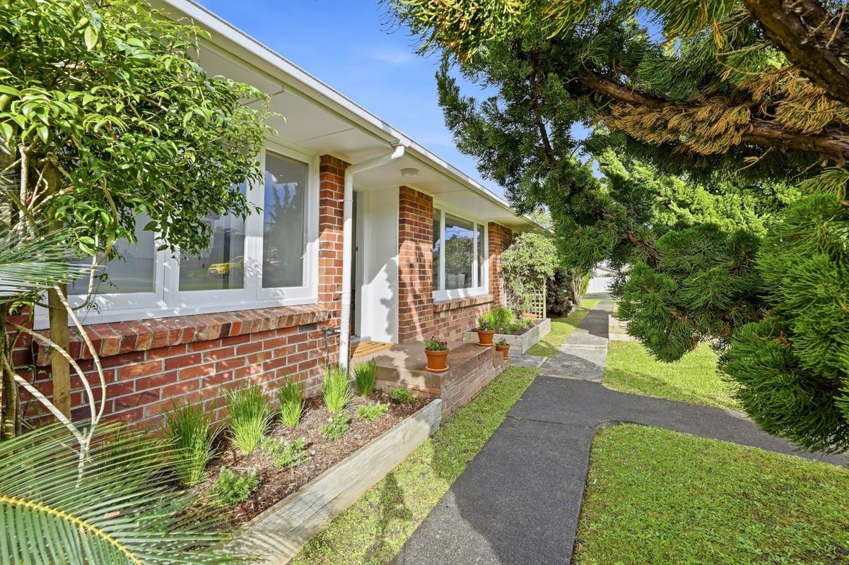 2/10 Northboro Road, Hauraki, Auckland - Carousel 19