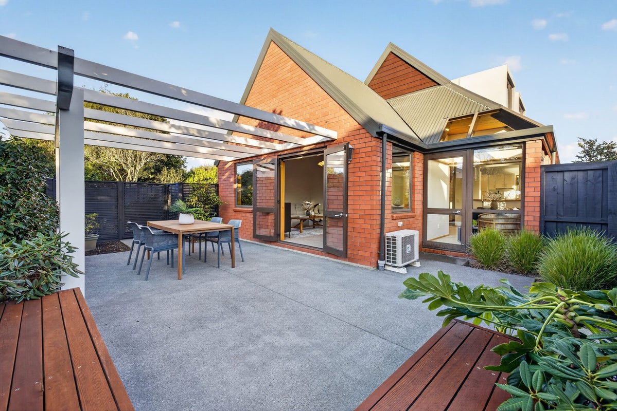 12/37 CORNWALL STREET, St Albans, Christchurch - Carousel 1