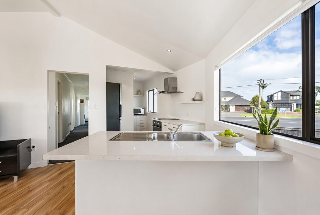 820 Whangaparaoa Road, Manly, Whangaparaoa - Carousel 2