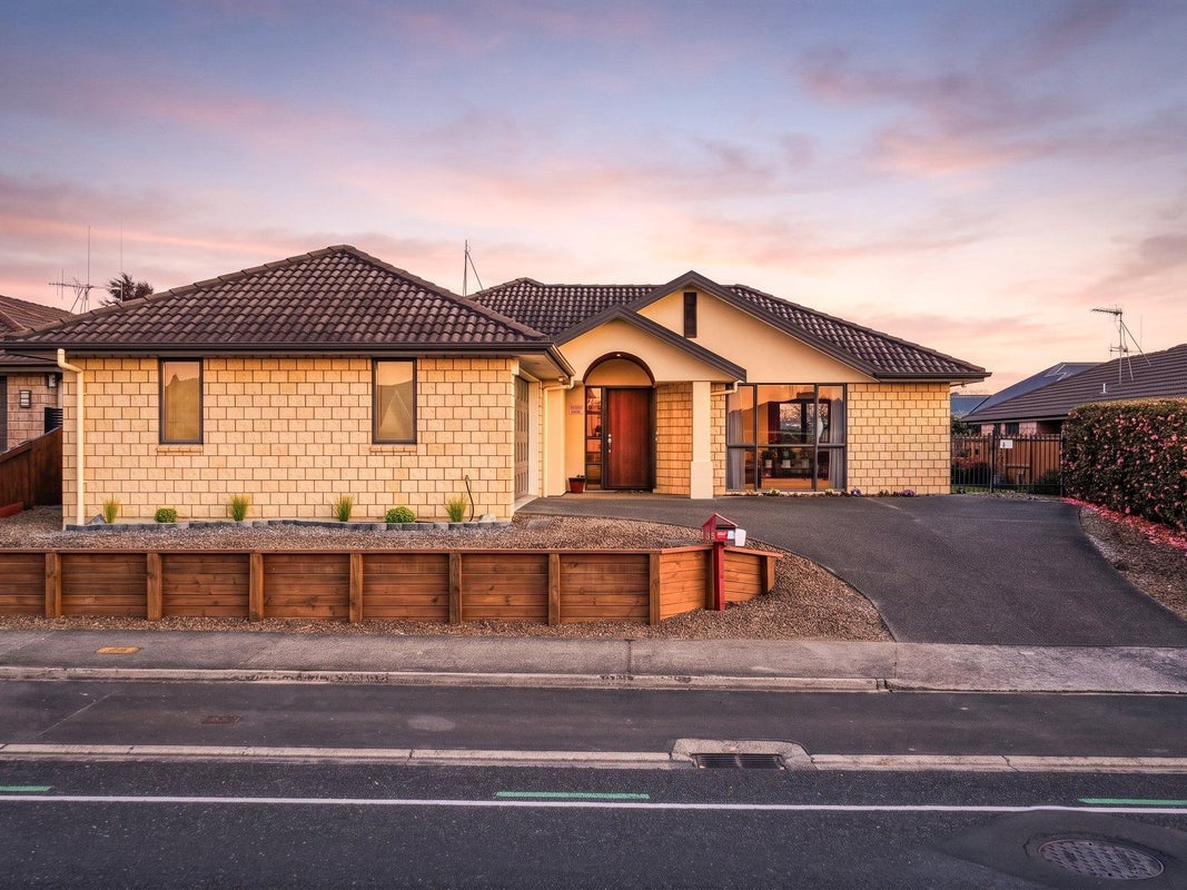 35 Thomas Road, Huntington, Hamilton - Carousel 1