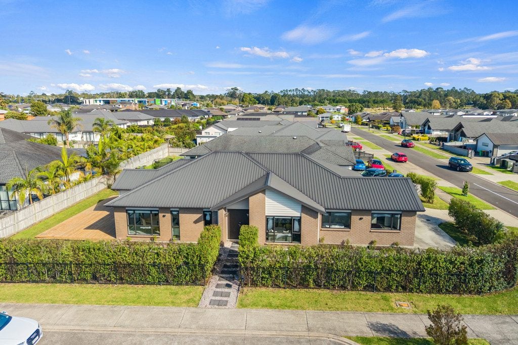 5 Lewis Younie Road, Kumeu - Carousel 1