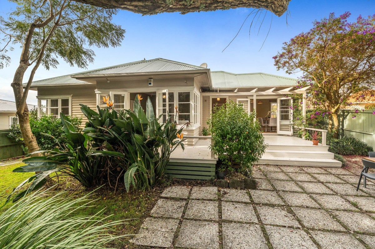 11 Irirangi Road, Greenlane, Auckland - Carousel 2