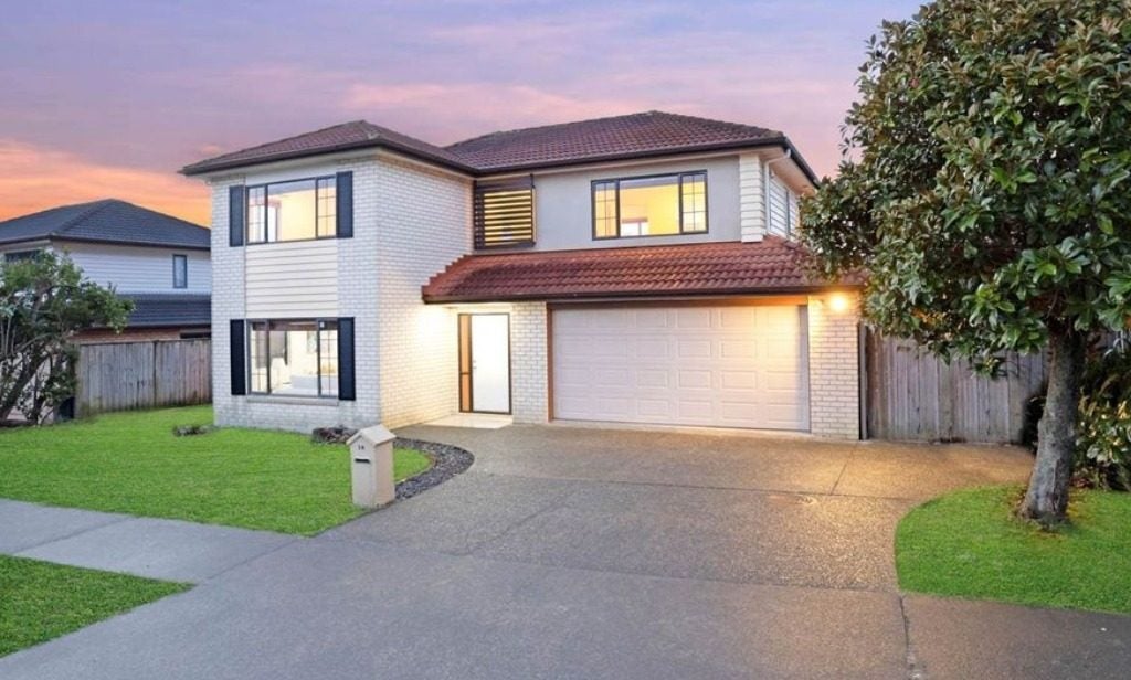 19 Malahide Drive, Flat Bush, Manukau City, Auckland - Carousel 1