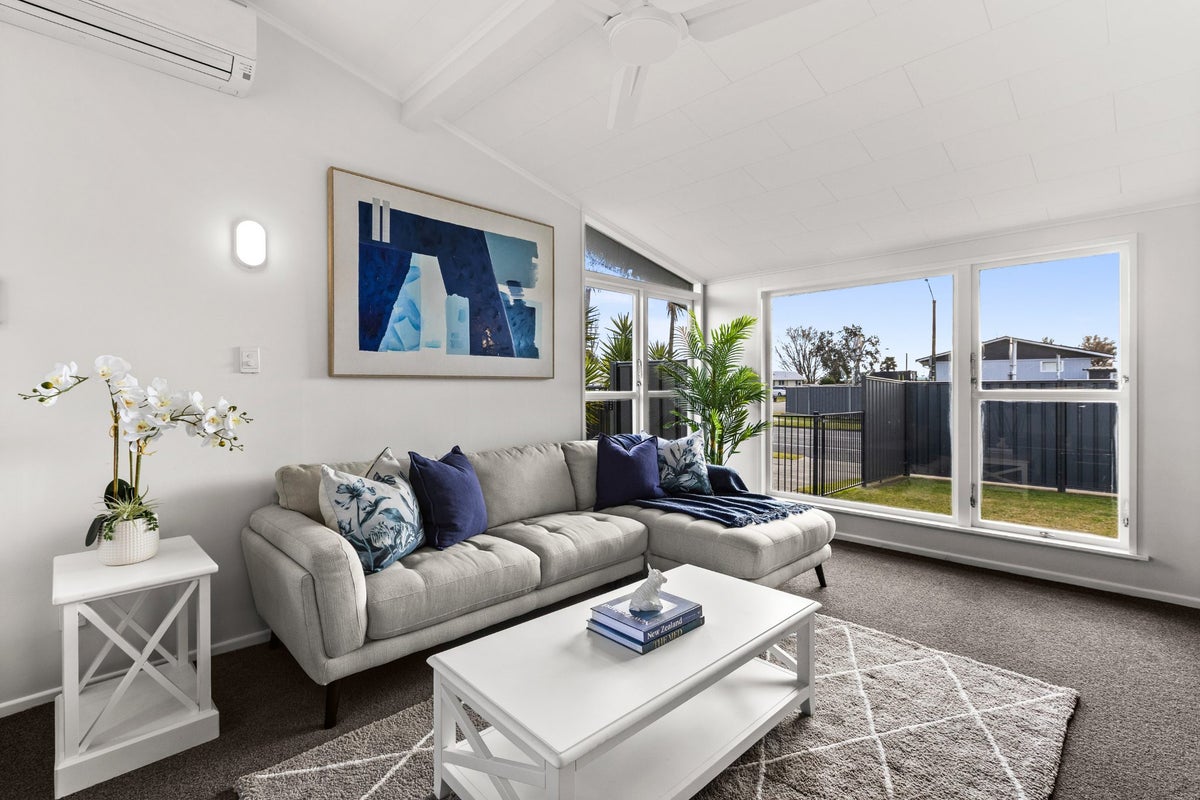 141 Westminster Avenue, Tamatea, Napier - Carousel 1